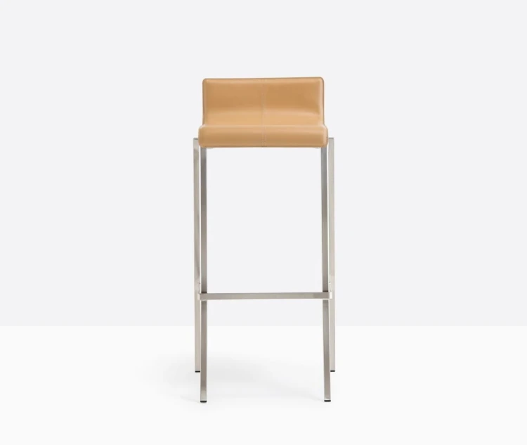 hoker Kuadra, hoker Pedrali, hoker stalowy, hoker skóra, hoker do jadalni, hoker do kawiarni, hoker do restauracji, nowoczesny design, włoski design