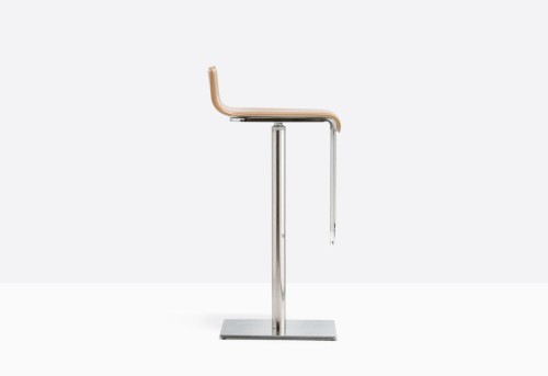hoker Kuadra, hoker Pedrali, hoker obrotowy, hoker do jadalni, hoker do kuchni, hoker do restauracji, hoker drewniany, nowoczesny hoker, nowoczesny design, włoski design