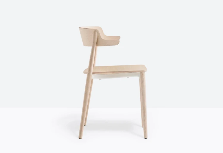 krzesło Nemea, krzesło Pedrali, krzesło drewniane, krzesło jesionowe, krzesło do jadalni, krzesło do kuchni, krzesło styl skandynawski, włoski design, nowoczesny design
