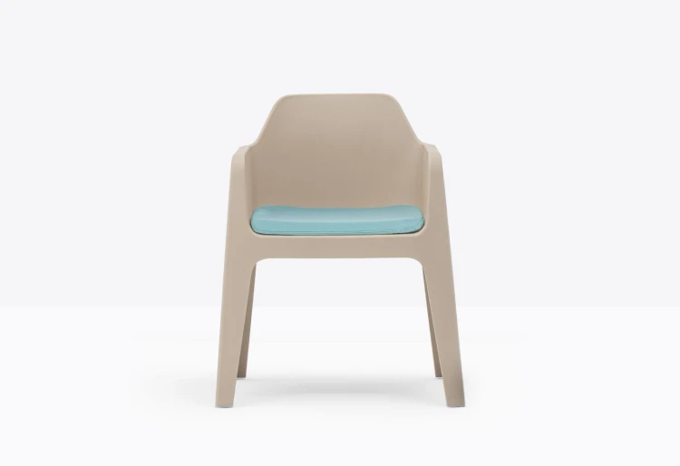 krzesło Plus, krzesło Pedrali, krzesło outdoorowe, krzesło na taras, krzesło z tworzywa, krzesło do ogrodu, krzesło do restauracji, nowoczesny design, włoski design