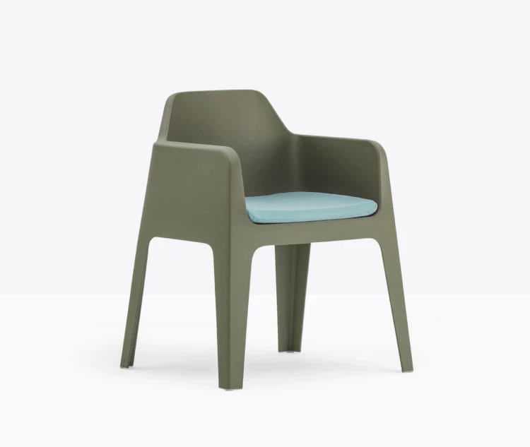 krzesło Plus, krzesło Pedrali, krzesło outdoorowe, krzesło na taras, krzesło z tworzywa, krzesło do ogrodu, krzesło do restauracji, nowoczesny design, włoski design
