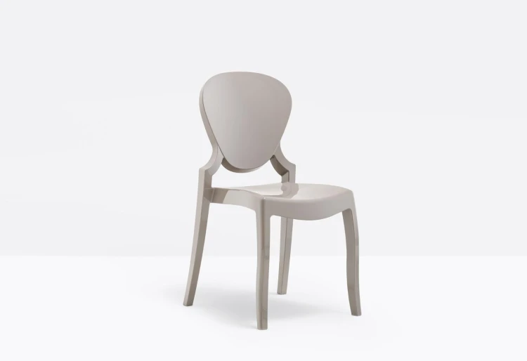 krzesło Queen, krzesło Pedrali, krzesło z tworzywa, krzesło do jadalni, krzesło do restauracji, krzesło outdoorowe, krzesło nowoczesne, krzesło glamour, nowoczesny design, włoski design