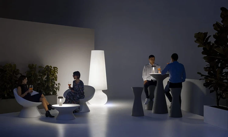 lampa Fade, lampa Plust, lampa podłogowa, lampa outdoorowa, lampa na taras, nowoczesny design