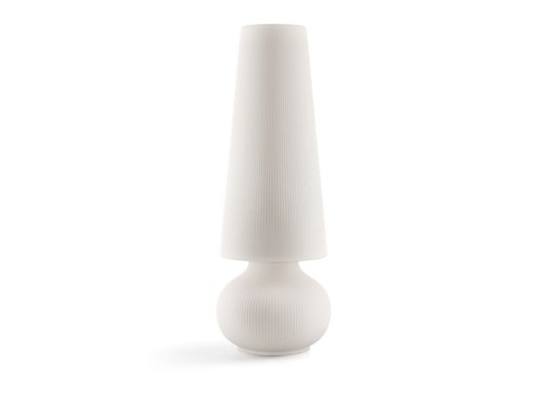 lampa Fade M, lampa Plust, lampa podłogowa, lampa outdoorowa, lampa na taras, nowoczesny design