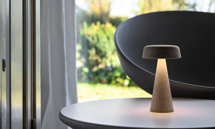 lampa Fade, lampa Plust, lampa stołowa, lampa outdoorowa, lampa na taras, nowoczesny design