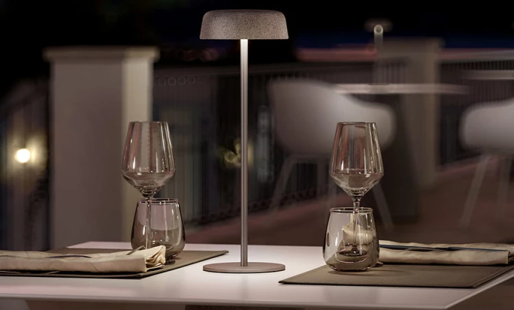 lampa Fade Metal, lampa Plust, lampa biurkowa, lampa metalowa, lampa outdoorowa, włoski design, nowoczesny design