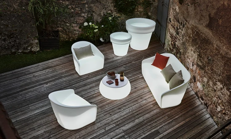 stolik kawowy TBall, stolik kawowy Plust, stolik na taras, stolik ogrodowy, stolik z tworzywa, stolik outdoorowy, stolik odporny na warunki atmosferyczne, stolik podświetlany, włoski design, nowoczesny design