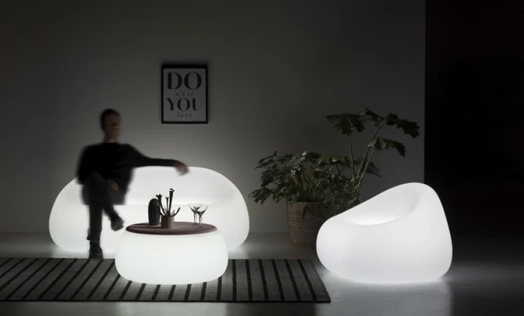 stolik kawowy TBall, stolik kawowy Plust, stolik na taras, stolik ogrodowy, stolik z tworzywa, stolik outdoorowy, stolik odporny na warunki atmosferyczne, stolik podświetlany, włoski design, nowoczesny design