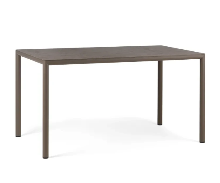 stół Piave, Nardi, stół ogrodowy, stół na taras, stół z laminatu, stół aluminiowy, stół odporny na warunki atmosferyczne, odporny na deszcz, odporny na pleśń, odporny na UV, nowoczesny stół, włoski design