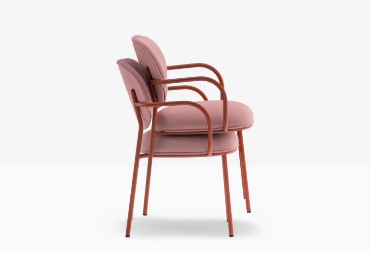 krzesło Pedrali, krzesło Stiel, krzesło tapicerowane, włoski design, stalowa rama, krzesło do jadalni, krzesło do restauracji, nowoczesne krzesło, minimalistyczny design