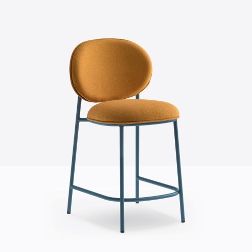 hoker Pedrali, hoker Stiel, hoker tapicerowany, włoski design, stalowa rama, hoker do jadalni, hoker do restauracji, nowoczesny hoker, minimalistyczny design