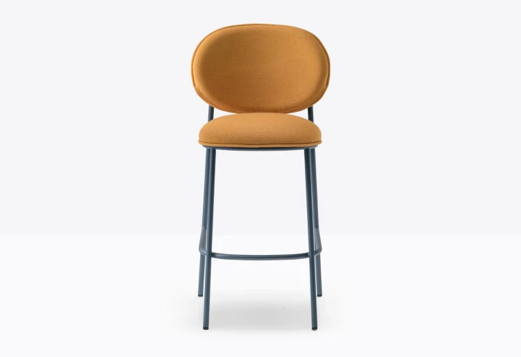 hoker Pedrali, hoker Stiel, hoker tapicerowany, włoski design, stalowa rama, hoker do jadalni, hoker do restauracji, nowoczesny hoker, minimalistyczny design