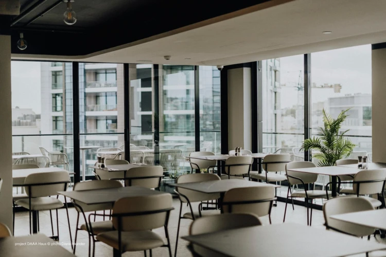 krzesło Jazz, krzesło Pedrali, włoski design, krzesło tapicerowane, krzesło ze stali, krzesło z podłokietnikami, krzesło ergonomiczne, nowoczesne krzesło, eleganckie krzesło, krzesło do restauracji, krzesło do biura, krzesło do jadalni