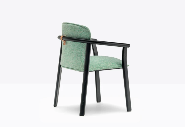 krzesło Lamorisse, krzesło Pedrali, włoski design, krzesło drewniane, krzesło tapicerowane, krzesło z podłokietnikami, drewno jesionowe, eleganckie krzesło, meble włoskie, krzesło do jadalni, krzesło do restauracji, komfortowe siedzisko