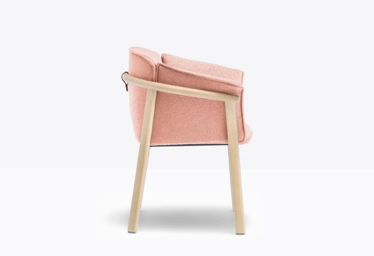 krzesło Lamorisse, krzesło Pedrali, włoski design, krzesło drewniane, krzesło tapicerowane, krzesło z podłokietnikami, drewno jesionowe, eleganckie krzesło, meble włoskie, krzesło do jadalni, krzesło do restauracji, komfortowe siedzisko
