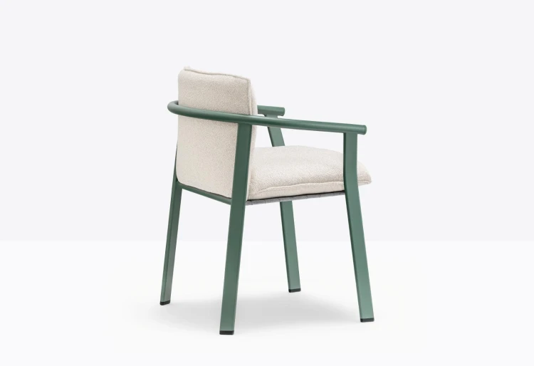 krzesło Lamorisse, krzesło Pedrali, włoski design, krzesło aluminiowe, krzesło tapicerowane, krzesło z podłokietnikami, krzesło outdoorowe, eleganckie krzesło, meble włoskie, krzesło na taras, krzesło do restauracji