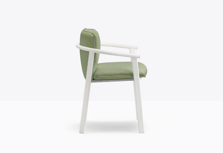 krzesło Lamorisse, krzesło Pedrali, włoski design, krzesło aluminiowe, krzesło tapicerowane, krzesło z podłokietnikami, krzesło outdoorowe, eleganckie krzesło, meble włoskie, krzesło na taras, krzesło do restauracji