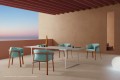 krzesło Lamorisse, krzesło Pedrali, włoski design, krzesło aluminiowe, krzesło tapicerowane, krzesło z podłokietnikami, krzesło outdoorowe, eleganckie krzesło, meble włoskie, krzesło na taras, krzesło do restauracji