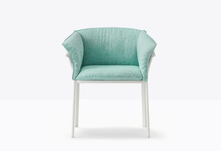 krzesło Lamorisse, krzesło Pedrali, włoski design, krzesło aluminiowe, krzesło tapicerowane, krzesło z podłokietnikami, krzesło outdoorowe, eleganckie krzesło, meble włoskie, krzesło na taras, krzesło do restauracji