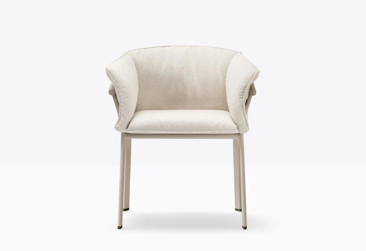krzesło Lamorisse, krzesło Pedrali, włoski design, krzesło aluminiowe, krzesło tapicerowane, krzesło z podłokietnikami, krzesło outdoorowe, eleganckie krzesło, meble włoskie, krzesło na taras, krzesło do restauracji