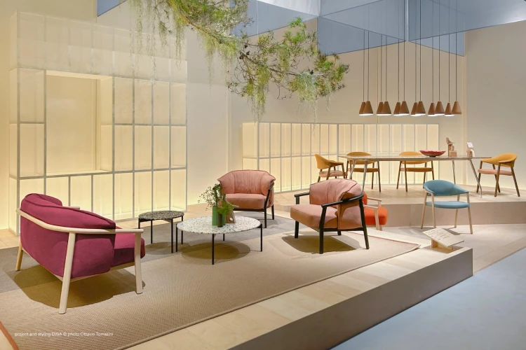 fotel Lamorisse, fotel Pedrali, włoski design, fotel drewniany, fotel tapicerowany, fotel z podłokietnikami, drewno jesionowe, meble włoskie, fotel do salonu, fotel do restauracji, komfortowe siedzisko