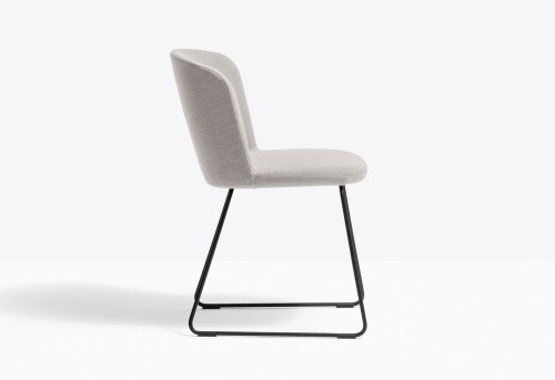 krzesło Nym, krzesło Pedrali, włoski design, krzesło stalowe, krzesło tapicerowane, krzesło do jadalni, krzesło do restauracji, krzesło ergonomiczne