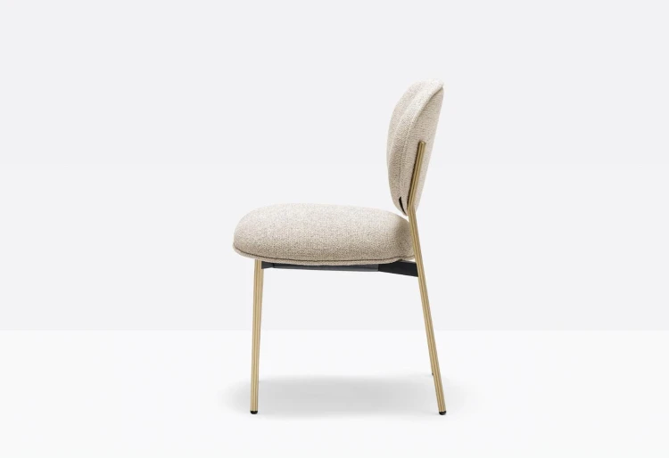 krzesło Blume, krzesło Pedrali, włoski design, krzesło aluminiowe, krzesło tapicerowane, krzesło sztaplowane, krzesło ergonomiczne, krzesło do jadalni, krzesło do biura, krzesło do restauracji, eleganckie krzesło, nowoczesne meble, meble włoskie