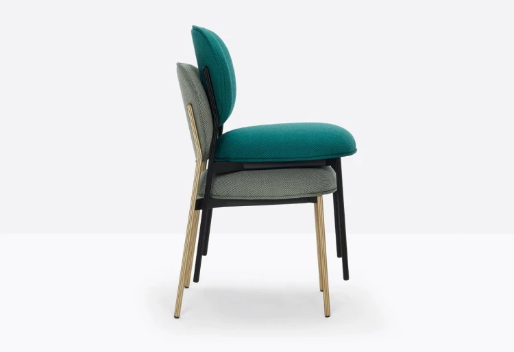 krzesło Blume, krzesło Pedrali, włoski design, krzesło aluminiowe, krzesło tapicerowane, krzesło sztaplowane, krzesło ergonomiczne, krzesło do jadalni, krzesło do biura, krzesło do restauracji, eleganckie krzesło, nowoczesne meble, meble włoskie