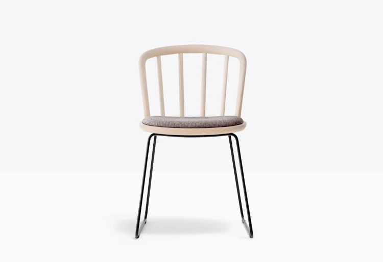 krzesło Nym, krzesło Pedrali, włoski design, krzesło drewniane, krzesło tapicerowane, krzesło do jadalni, krzesło do restauracji, krzesło ergonomiczne