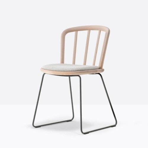 krzesło Nym, krzesło Pedrali, włoski design, krzesło drewniane, krzesło tapicerowane, krzesło do jadalni, krzesło do restauracji, krzesło ergonomiczne