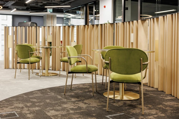krzesło Blume, krzesło Pedrali, włoski design, krzesło aluminiowe, krzesło tapicerowane, krzesło sztaplowane, krzesło ergonomiczne, krzesło do jadalni, krzesło do biura, krzesło do restauracji, eleganckie krzesło, nowoczesne meble, meble włoskie