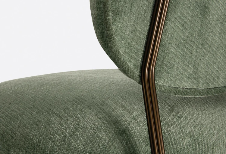 fotel Blume, fotel Pedrali, włoski design, fotel aluminiowy, fotel tapicerowany, fotel do biura, fotel do restauracji, elegancki fotel, nowoczesne meble, meble włoskie, fotel do salonu