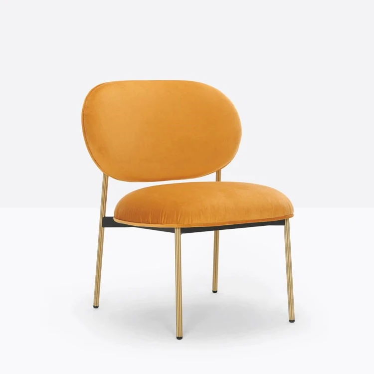 fotel Blume, fotel Pedrali, włoski design, fotel aluminiowy, fotel tapicerowany, fotel do biura, fotel do restauracji, elegancki fotel, nowoczesne meble, meble włoskie, fotel do salonu