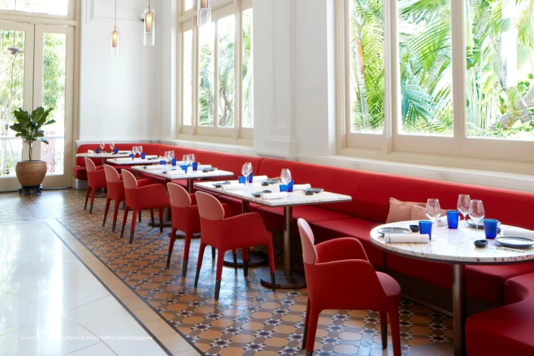 krzesło Ester Pedrali, krzesło designerskie, krzesło eleganckie, krzesło tapicerowane, krzesło z aluminium, krzesło do restauracji, krzesło do hotelu, krzesło nowoczesne, krzesło premium, krzesło ergonomiczne, designerskie krzesło