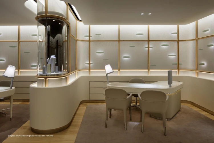 krzesło Ester Pedrali, krzesło designerskie, krzesło eleganckie, krzesło tapicerowane, krzesło z aluminium, krzesło do restauracji, krzesło do hotelu, krzesło nowoczesne, krzesło premium, krzesło ergonomiczne, designerskie krzesło