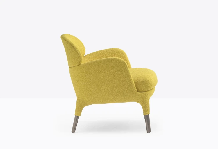 fotel Ester Pedrali, fotel designerski, fotel elegancki, fotel tapicerowany, fotel do restauracji, fotel do hotelu, fotel nowoczesny, fotel premium, fotel ergonomiczny, designerski fotel
