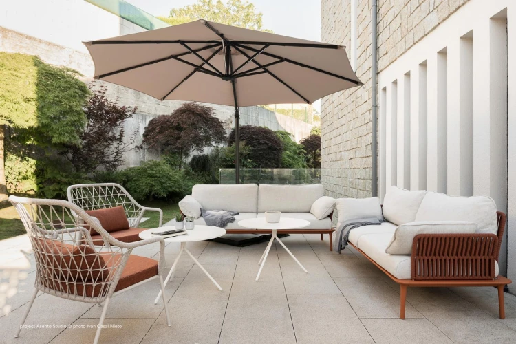 fotel Panarea, fotel ogrodowy, fotel tarasowy, włoski fotel, designerski fotel ogrodowy, stylowy fotel na taras, fotel z poduszką, fotel odporny na warunki atmosferyczne, meble ogrodowe, meble outdoorowe