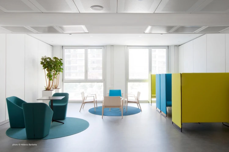fotel Log, tapicerowany fotel, nowoczesny fotel, designerski fotel, fotel do salonu, fotel do sypialni, fotel do jadalni, fotel ergonomiczny, wygodny fotel, rzeźbiarski fotel