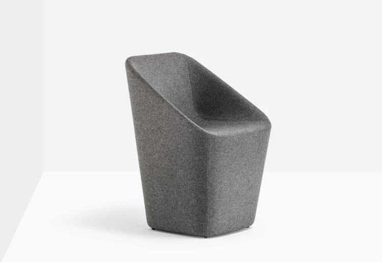 fotel Log, tapicerowany fotel, nowoczesny fotel, designerski fotel, fotel do salonu, fotel do sypialni, fotel do jadalni, fotel ergonomiczny, wygodny fotel, rzeźbiarski fotel