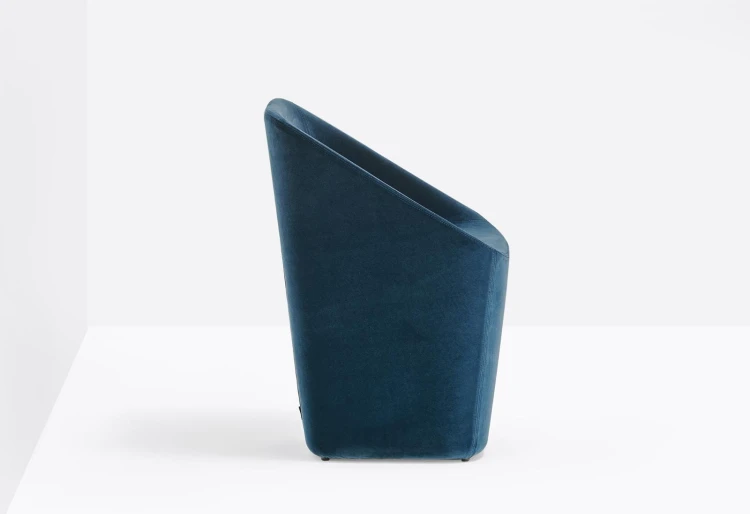 fotel Log, tapicerowany fotel, nowoczesny fotel, designerski fotel, fotel do salonu, fotel do sypialni, fotel do jadalni, fotel ergonomiczny, wygodny fotel, rzeźbiarski fotel