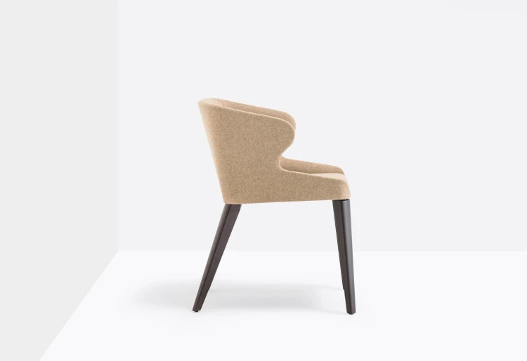 krzesło Leila, krzesło Pedrali, krzesło tapicerowane, krzesło dębowe, krzesło do jadalni, krzesło do biura, krzesło do gabinetu, włoski design