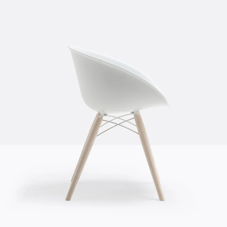krzesło Pedrali, krzesło Gliss, designerskie krzesło, włoski design, krzesło z podłokietnikami, krzesło do jadalni, krzesło do kuchni, krzesło do restauracji, krzesło do kawiarni, krzesło konferencyjne, krzesło drewniane