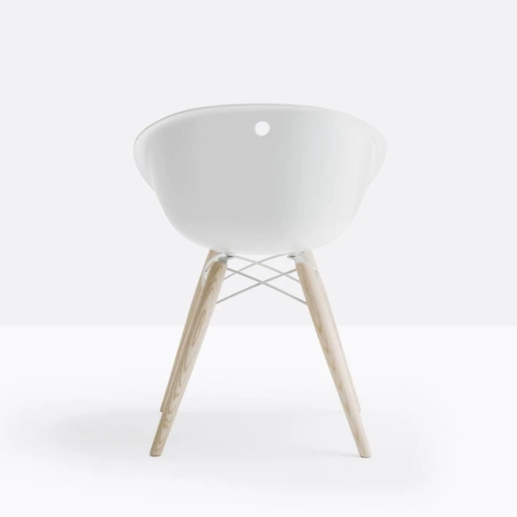 krzesło Pedrali, krzesło Gliss, designerskie krzesło, włoski design, krzesło z podłokietnikami, krzesło do jadalni, krzesło do kuchni, krzesło do restauracji, krzesło do kawiarni, krzesło konferencyjne, krzesło drewniane