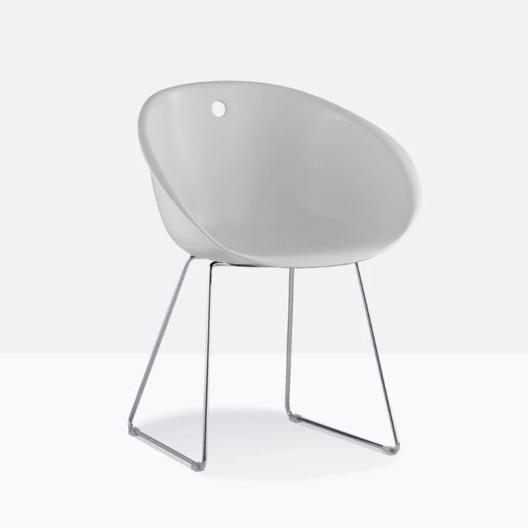krzesło Pedrali, krzesło Gliss, designerskie krzesło, włoski design, krzesło z podłokietnikami, krzesło do jadalni, krzesło do kuchni, krzesło do restauracji, krzesło do kawiarni, krzesło konferencyjne, krzesło drewniane