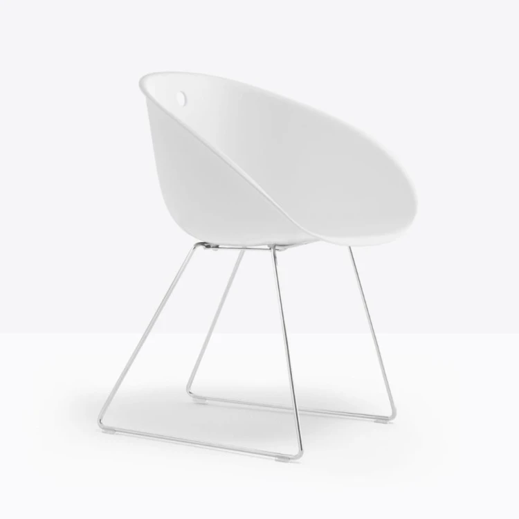 krzesło Pedrali, krzesło Gliss, designerskie krzesło, włoski design, krzesło z podłokietnikami, krzesło do jadalni, krzesło do kuchni, krzesło do restauracji, krzesło do kawiarni, krzesło konferencyjne, krzesło drewniane