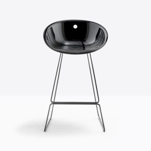 hoker Pedrali, hoker Gliss, designerski hoker, włoski design, hoker z podłokietnikami, hoker do jadalni, hoker do kuchni, hoker do restauracji, hoker do kawiarni