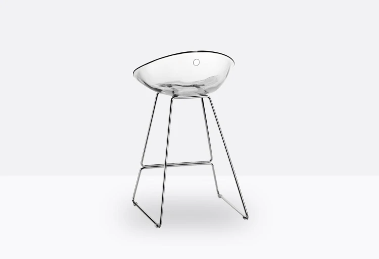 hoker Pedrali, hoker Gliss, designerski hoker, włoski design, hoker z podłokietnikami, hoker do jadalni, hoker do kuchni, hoker do restauracji, hoker do kawiarni