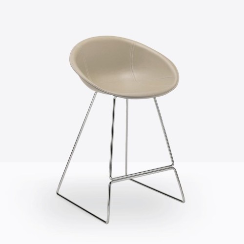 hoker Pedrali, hoker Gliss, designerski hoker, włoski design, hoker z podłokietnikami, hoker do jadalni, hoker do kuchni, hoker do restauracji, hoker do kawiarni