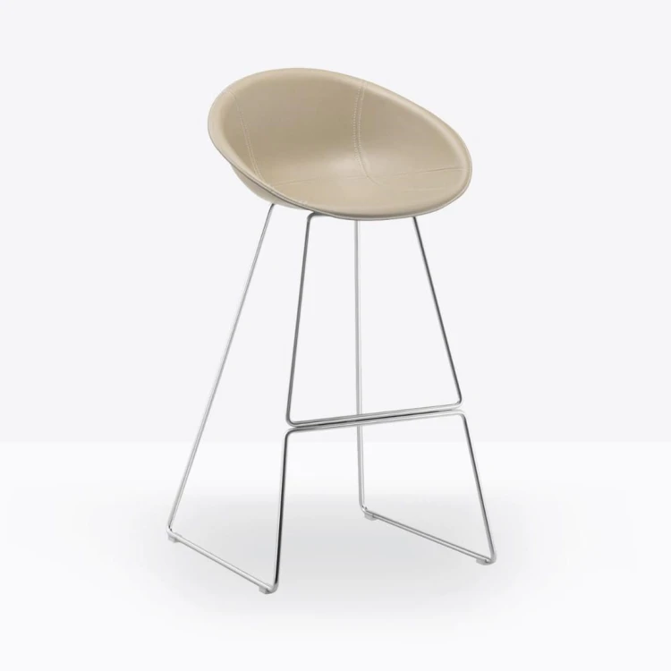 hoker Pedrali, hoker Gliss, designerski hoker, włoski design, hoker z podłokietnikami, hoker do jadalni, hoker do kuchni, hoker do restauracji, hoker do kawiarni