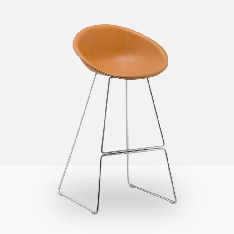 hoker Pedrali, hoker Gliss, designerski hoker, włoski design, hoker z podłokietnikami, hoker do jadalni, hoker do kuchni, hoker do restauracji, hoker do kawiarni